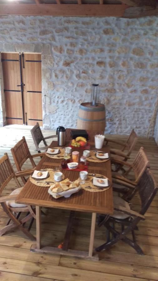 Bed and Breakfast Au Coeur Des Vignobles Saint-Estèphe Esterno foto